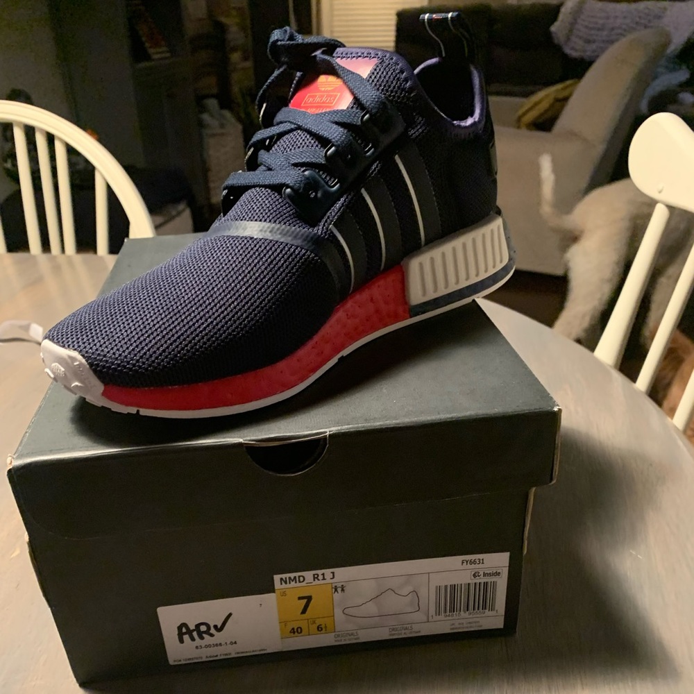 Youth shoes